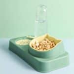 Bol ergonomique et son distributeur d’eau