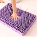 Oreiller ergonomique à mémoire de forme violet