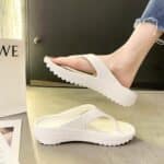 Tongs femme semelle plastique ergonomique épaisse