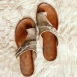 Tongs orthopédiques à bout ouvert