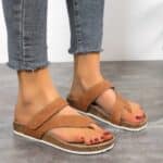 Tongs plates orthopédiques marron