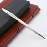 Stylo à bille ergonomique en métal