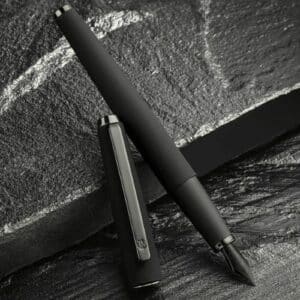 Stylo à plume ergonomique noir en métal