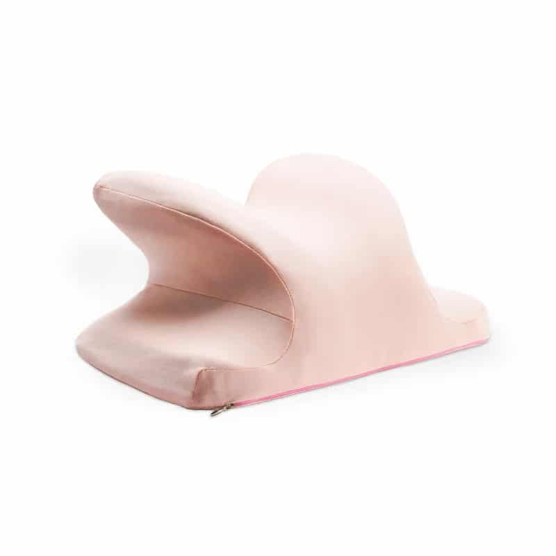 Oreiller Anti Ronflement Rose pour Sieste en Coton sur fond blanc