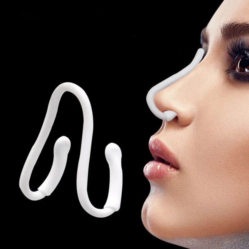 Dilateur Nasal Agréable à Porter en Silicone sur fond noir