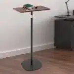 Petit bureau assis debout